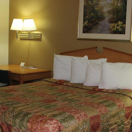 Americas Best Value Inn Grand Forks Eksteriør billede