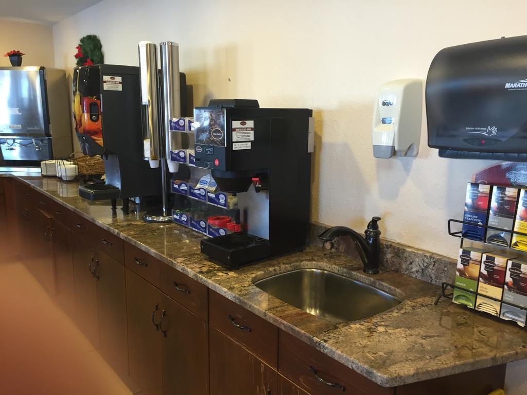 Americas Best Value Inn Grand Forks Eksteriør billede