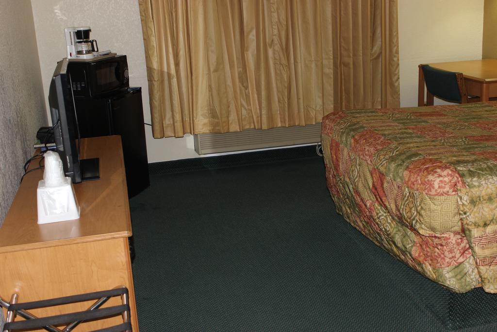 Americas Best Value Inn Grand Forks Eksteriør billede