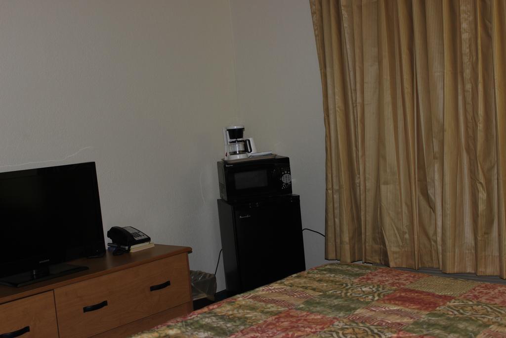 Americas Best Value Inn Grand Forks Eksteriør billede