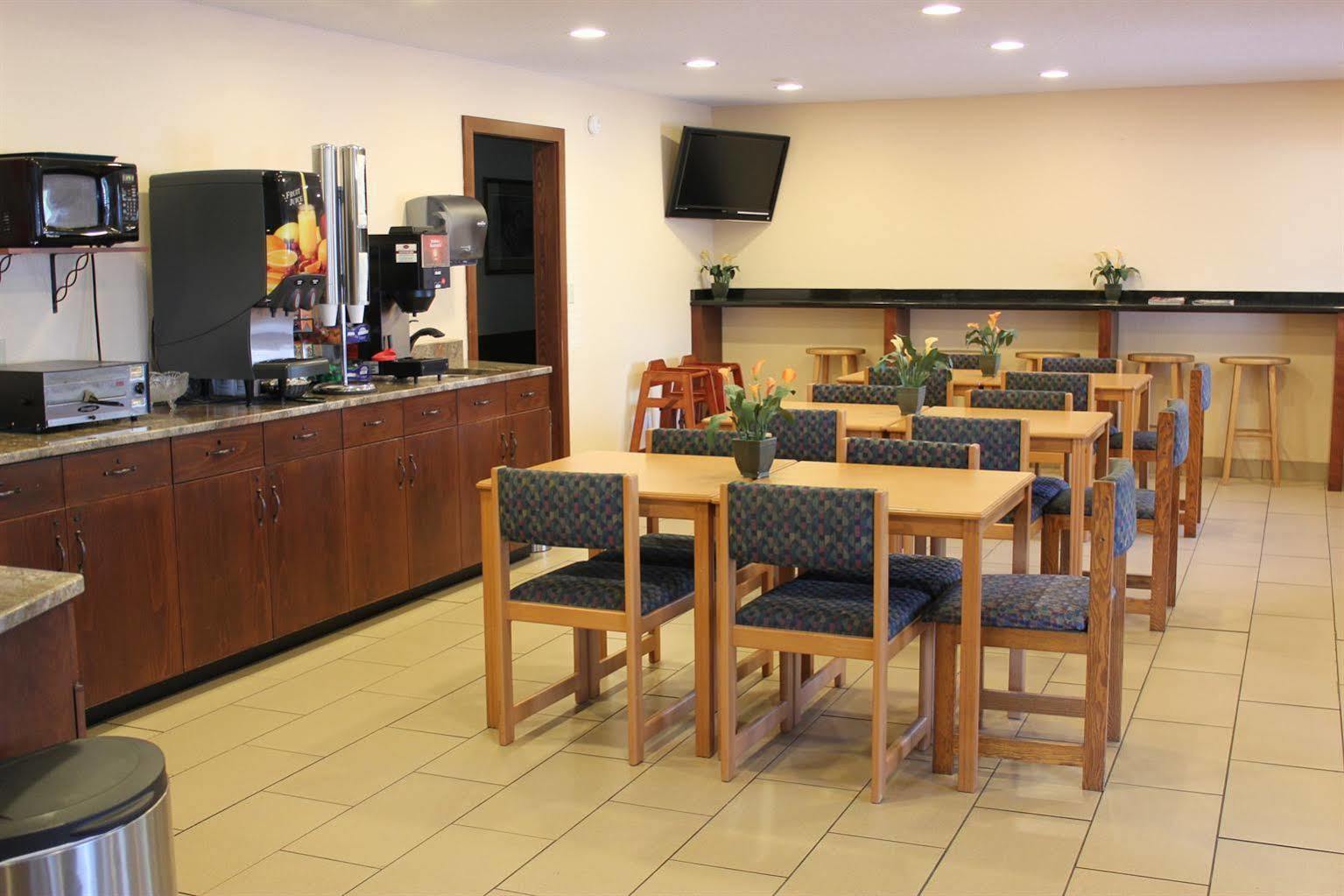 Americas Best Value Inn Grand Forks Restaurant billede
