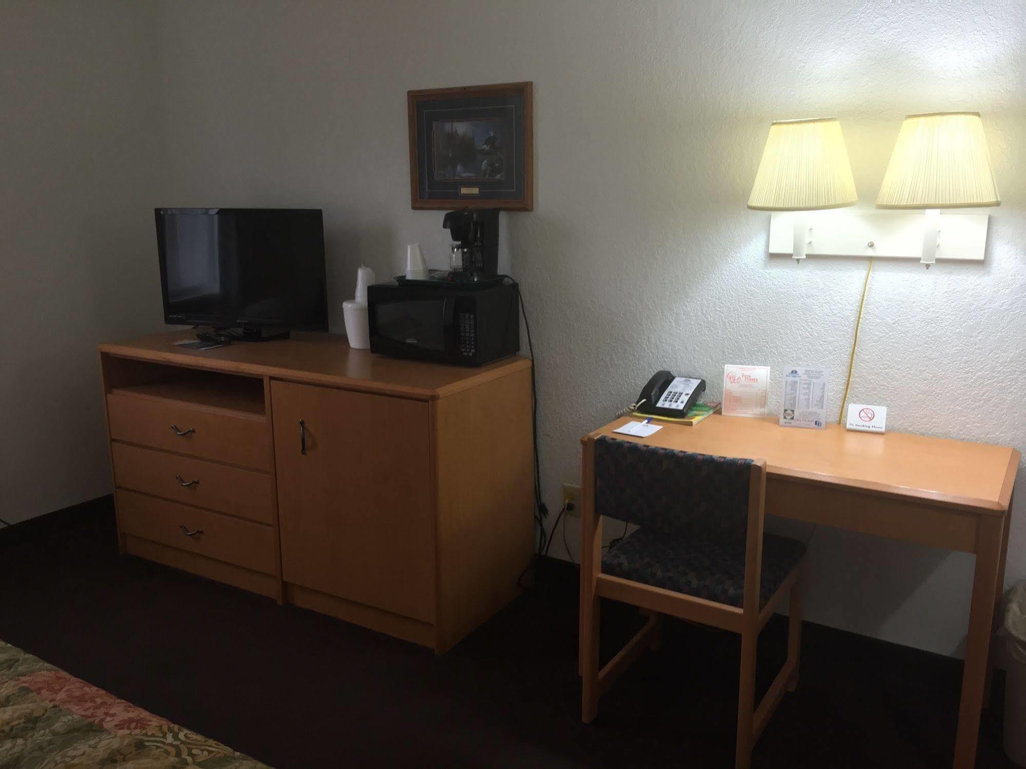 Americas Best Value Inn Grand Forks Eksteriør billede