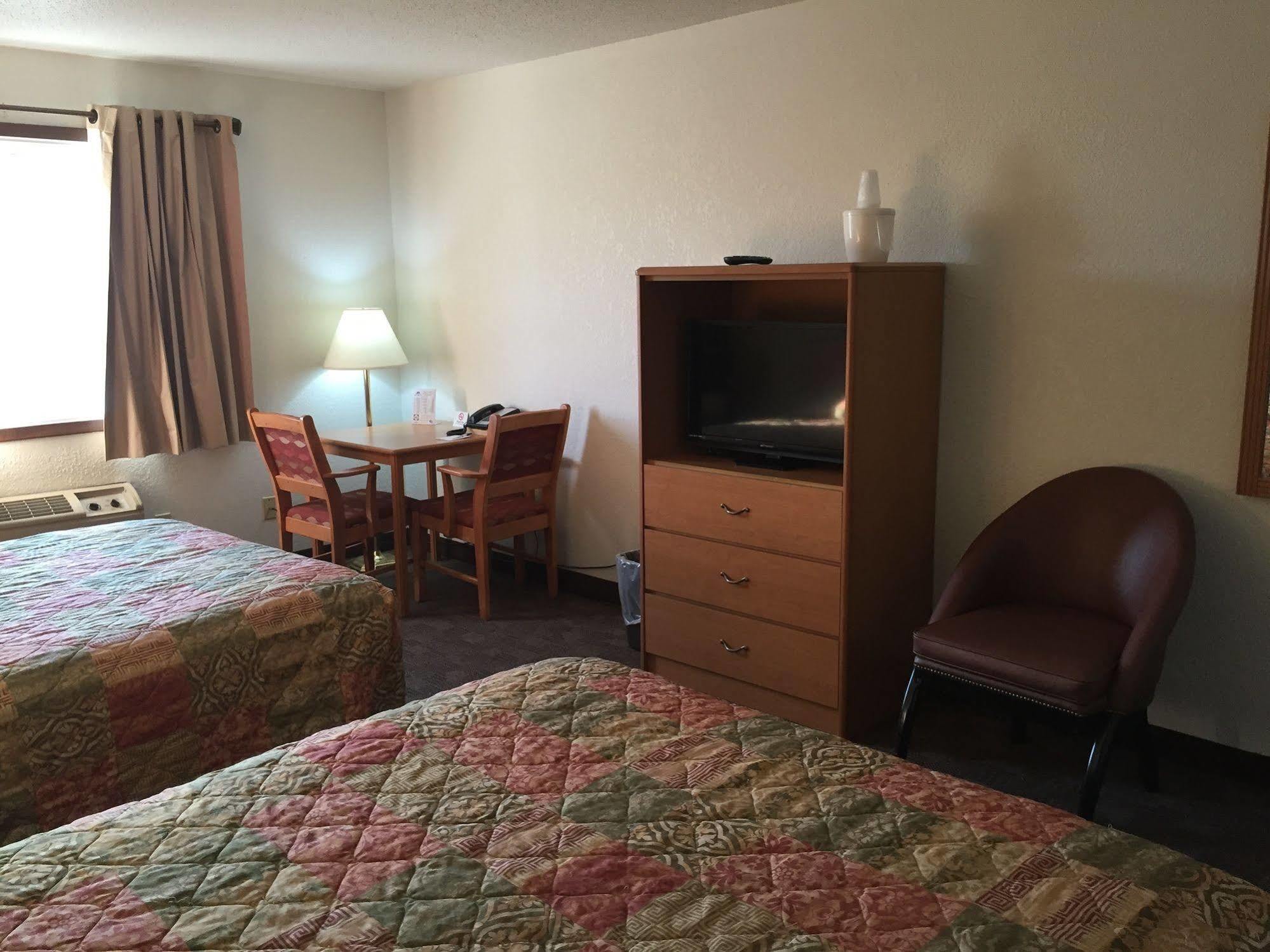 Americas Best Value Inn Grand Forks Eksteriør billede