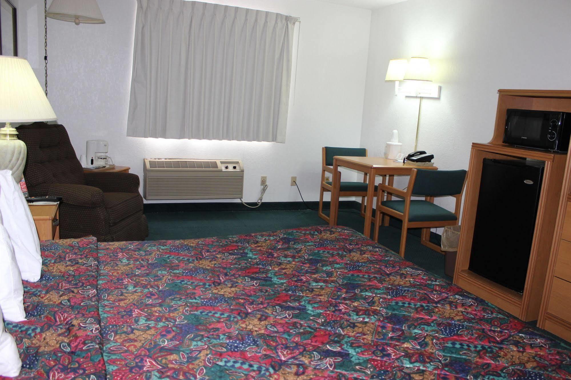 Americas Best Value Inn Grand Forks Eksteriør billede
